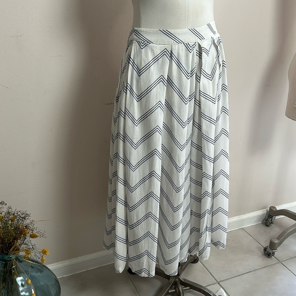 Yumi Kim Linen Skort Pants Wide Leg White Navy Stripe Pleated size small - Picture 3 of 17